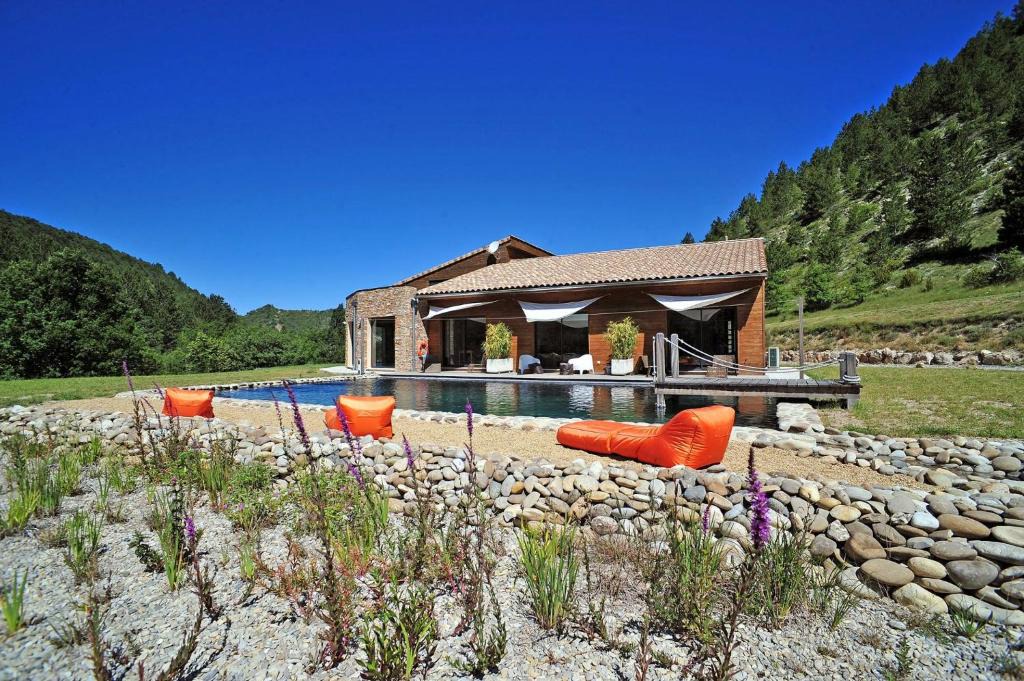 La Roche-sur-le-Buis Cabin | Divinessence