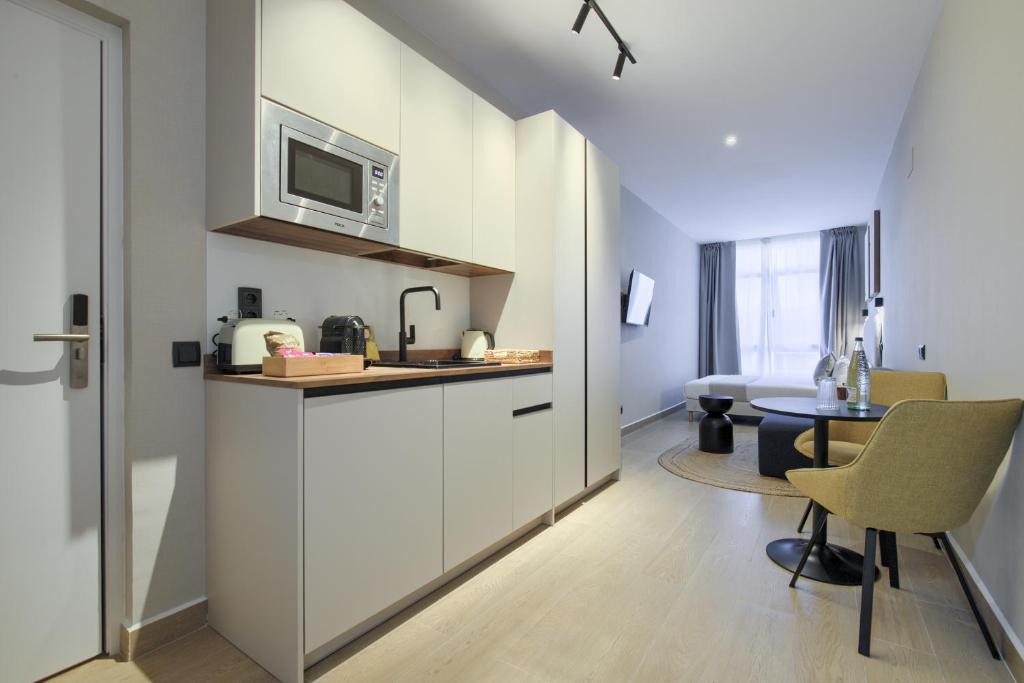 Cuatro Caminos Apartment | Dobo Madrid Murillo