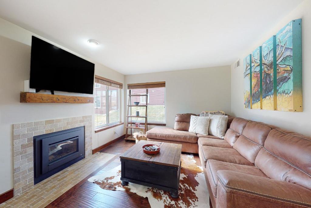 Edwards Apartment | Eagle River Escape