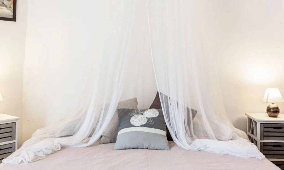 L'Epine Apartment | "Edelweiss" Room with Private Terrace, Shared Garden and Wi-Fi