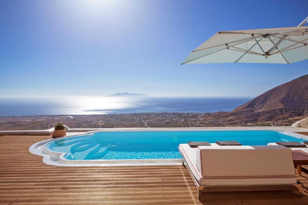 Santorini Villa | Elite Santorini Villa 5 Bedroom Villa Private Pool & Beautiful Sea Views