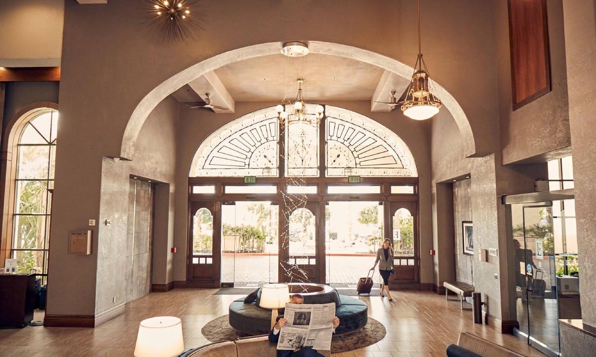 Downey Hotel | Embassy Suites by Hilton Los Angeles Downey