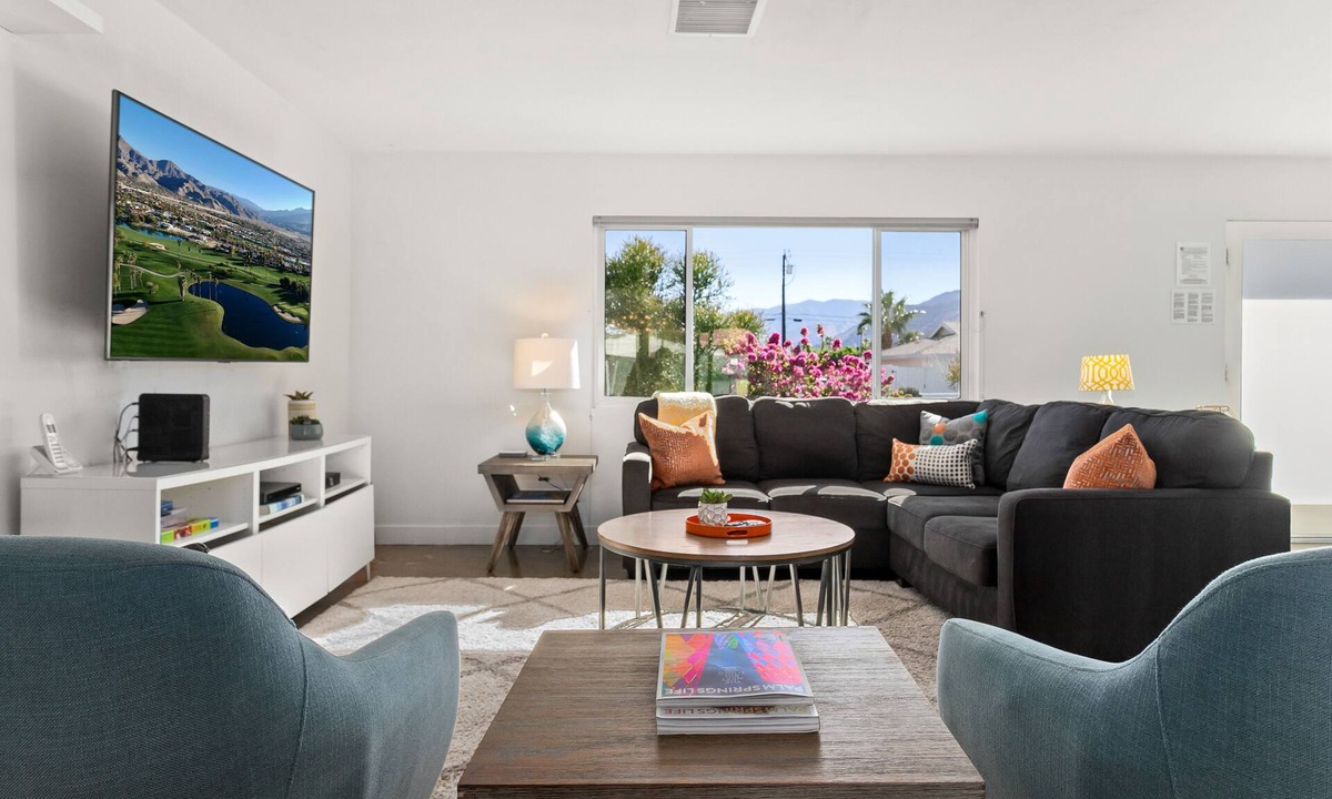 Racquet Club Estates House | Epic Backyard, Pool and Spa