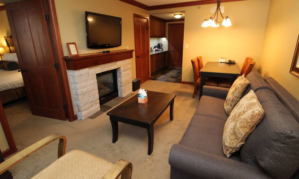 Olympic Valley Hotel | EV 555: 1 BR Fireplace Suite - Ski in/out, Golf, Hike, Swim