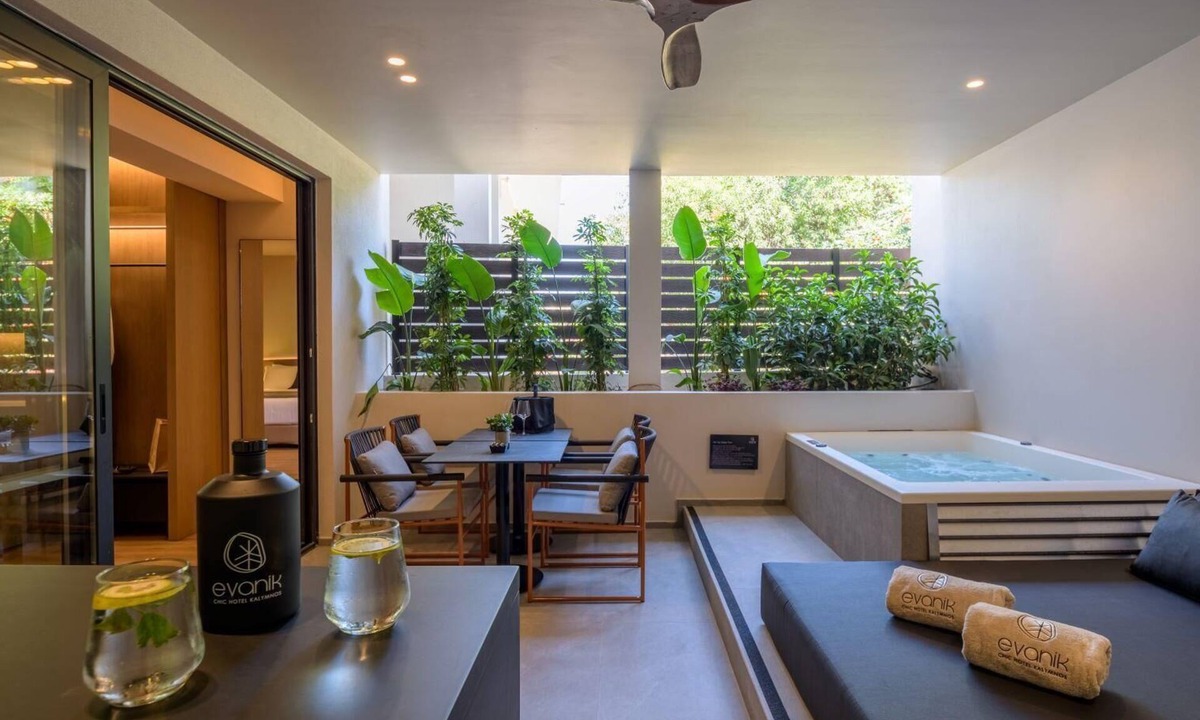 Pothia Hotel | Evanik Chic Hotel
