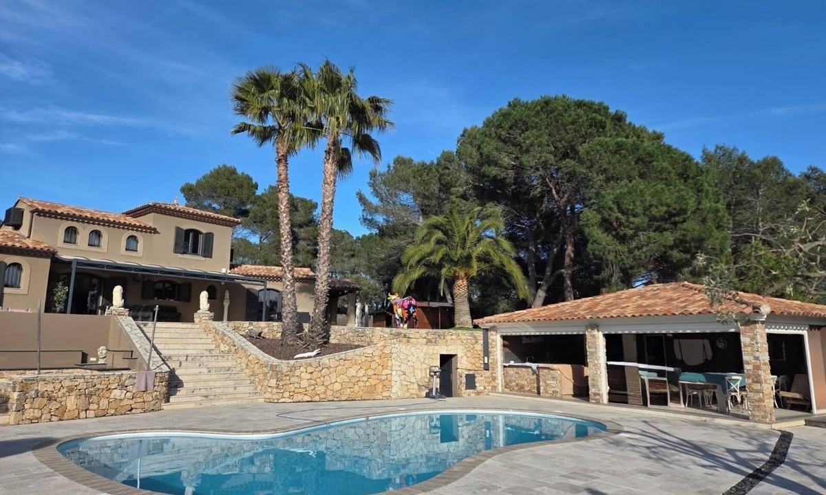 Puget-sur-Argens Villa | Exceptional villa with private pool and sauna - 8 people