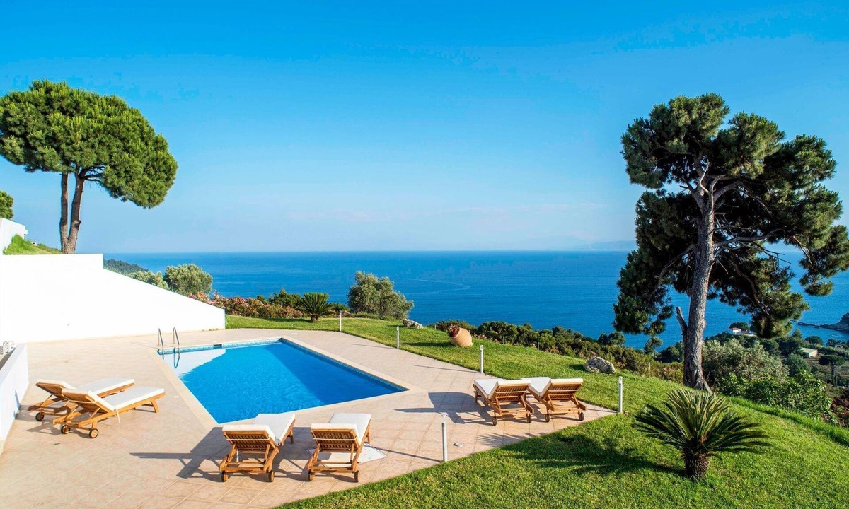Troulos Villa | Exquisite Skiathos Villa | Villa Skiathos Beta | 2 Bedrooms | Private Pool