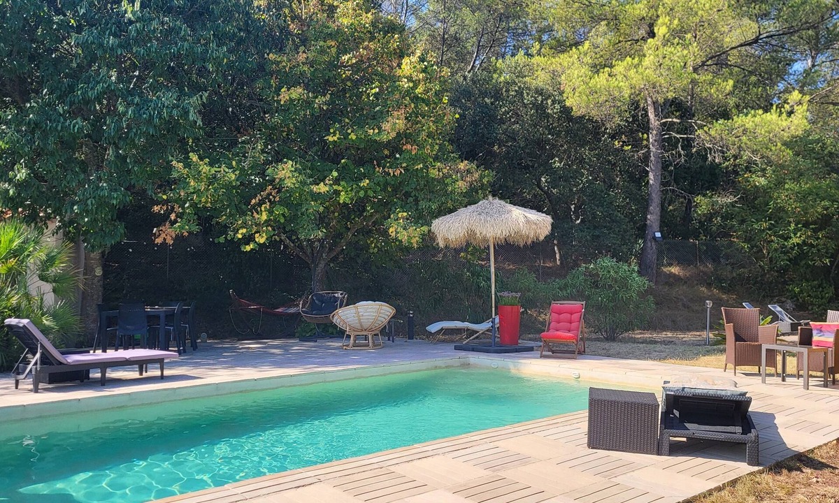 Carnoules Apartment | Farniente in Provence - Poolside among olive trees & cicadas
