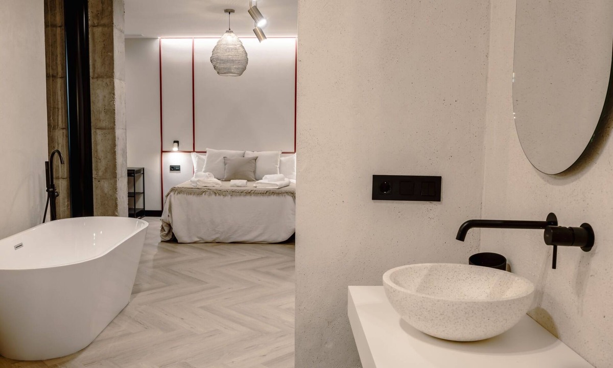 Badajoz Old Town Apartment | Fire tree - The suite
