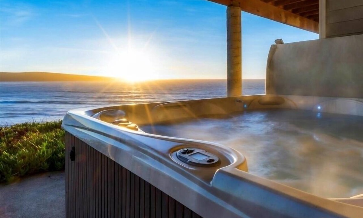 Dillon Beach House | Front Row Seats~Dillon Beach & Pacific Horizon! HotTub/Solar/WiFi~Sea Glass