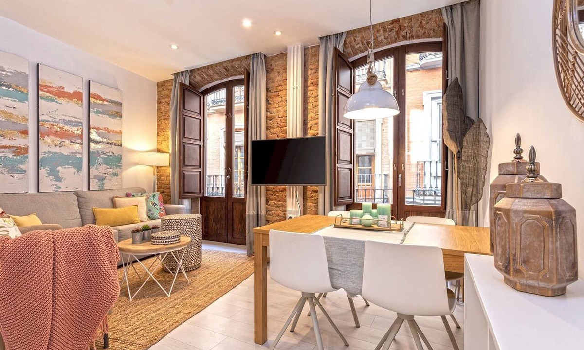 Central District Apartment | Genteel Home Zacatin 101