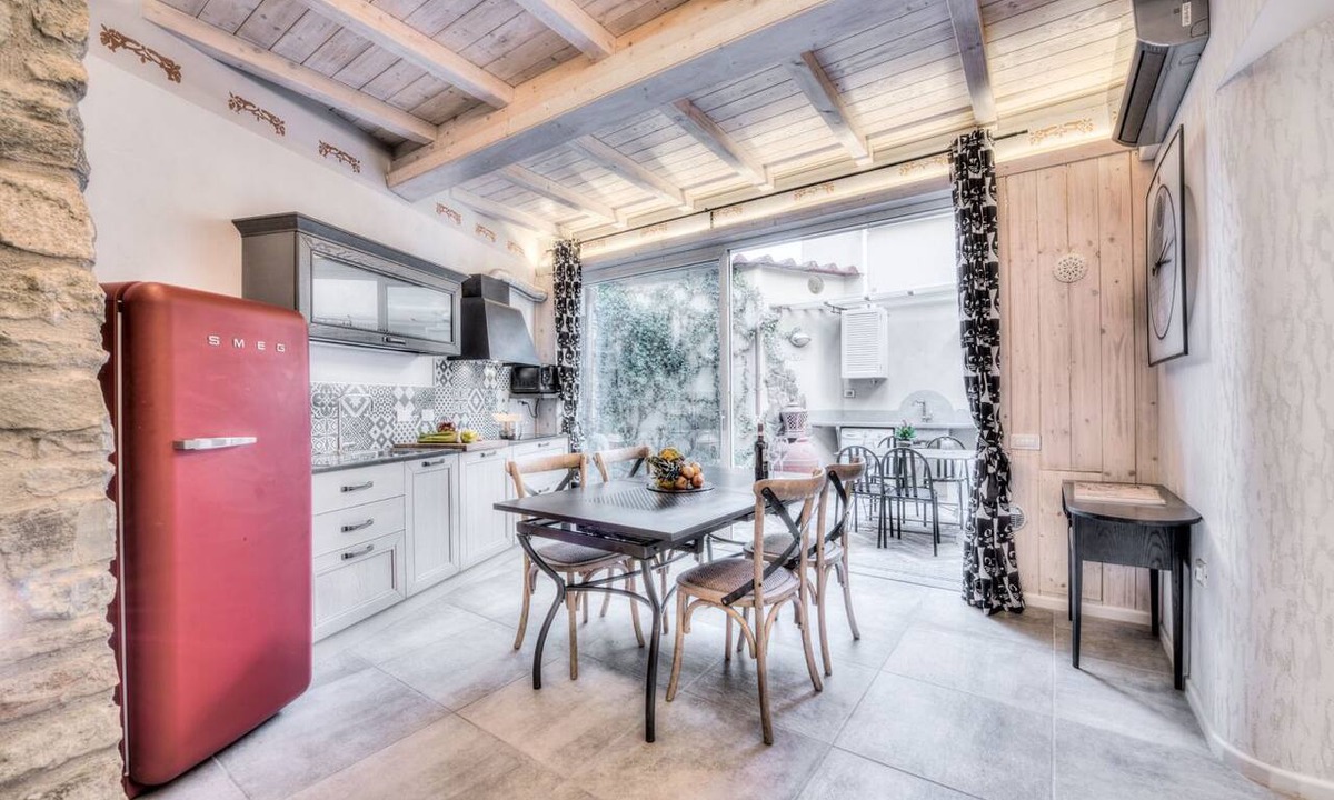 Florence Apartment | Giglio Rosso in Florence by Mmega