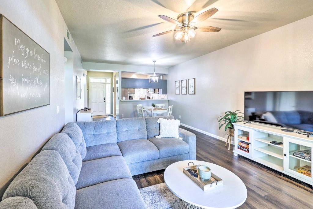 Arrowhead Ranch House | Golf Course Views & Pool Access: Glendale Condo!