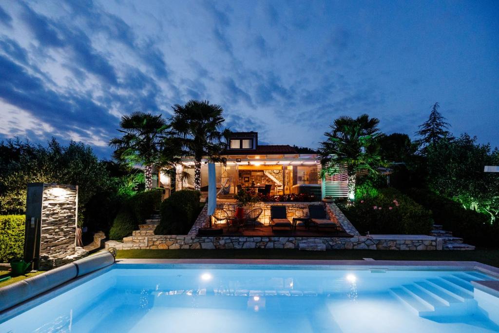 Serres Villa | Hacienda Verde