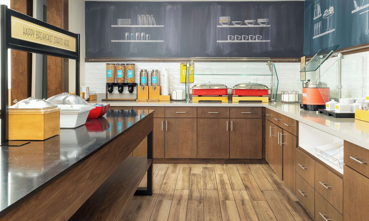 Agua Dulce Hotel | Hampton Inn & Suites Porter Ranch Los Angeles