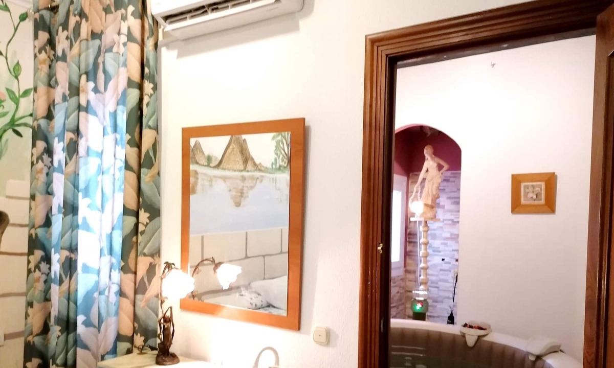 Calamonte House | Homerez - Spacious house for 7 ppl. with jacuzzi and terrace at Calamonte