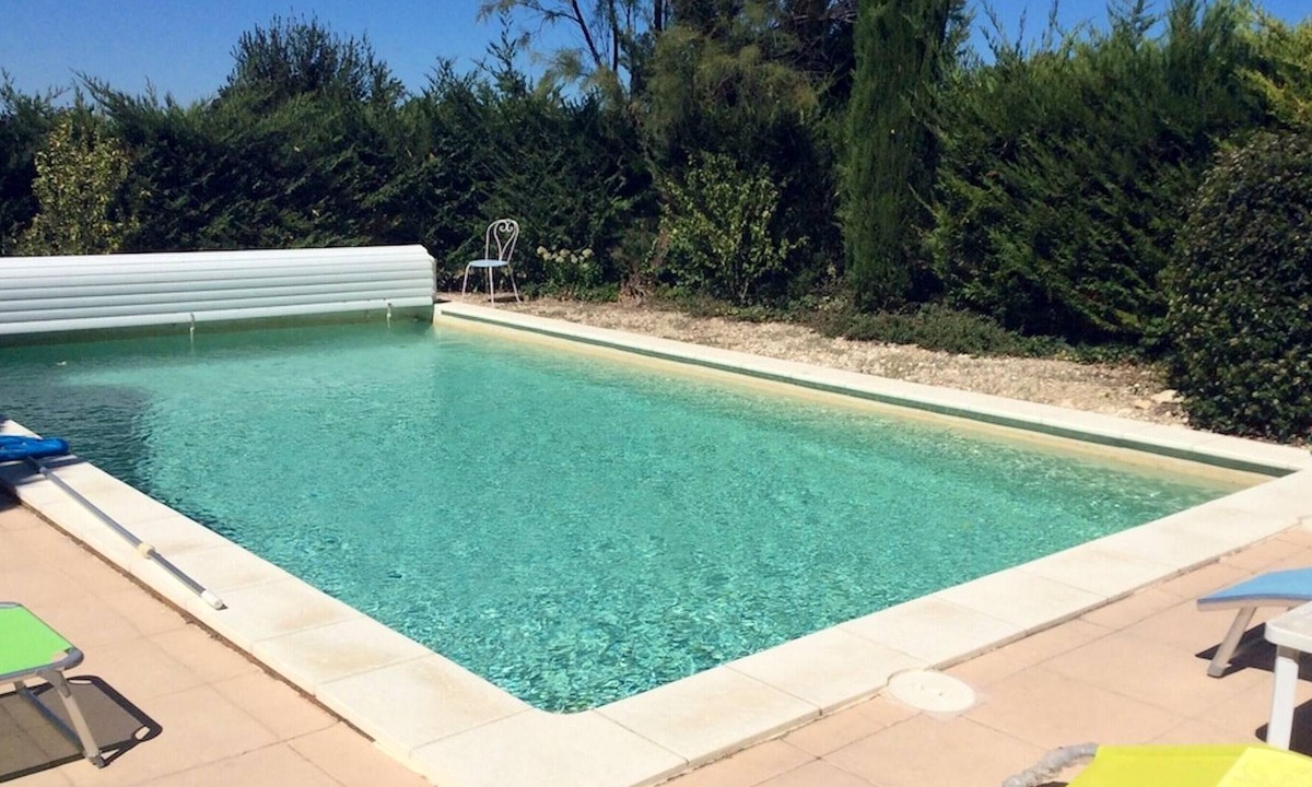 Menerbes Villa | Homerez - Villa for 6 ppl. with swimming-pool, garden and terrace at Ménerbes