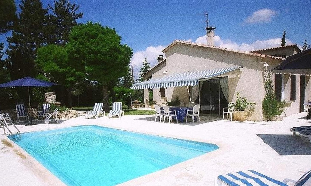 Cereste Villa | Homerez - Villa for 8 ppl. with swimming-pool, jacuzzi and terrace at Céreste