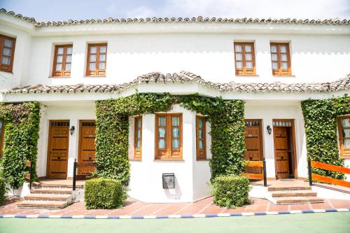 Dosbarrios Hotel | Hotel Los Arcos