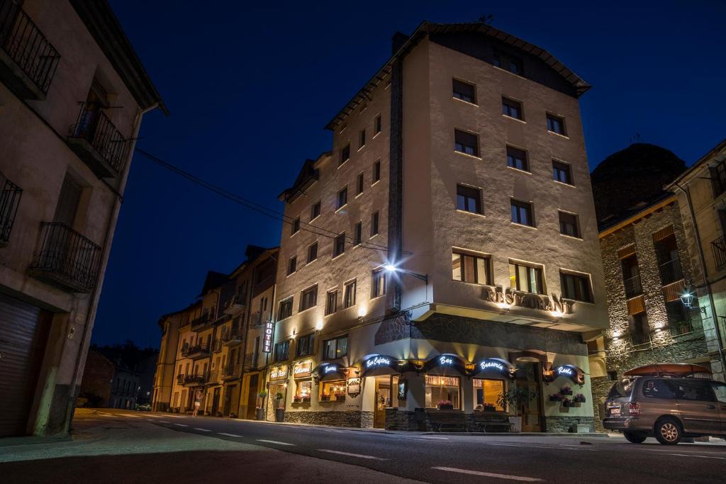 Rialp Hotel | Hotel Victor