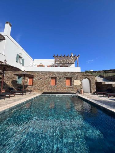 Panormos Villa | Imarkellis Tinos Boutique Villas
