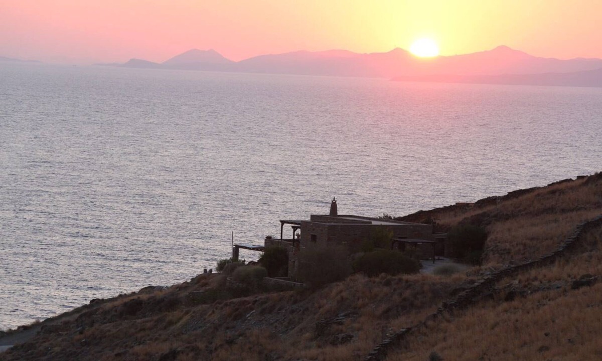 Pisses Apartment | Infinity Beach Apartmt, absolute isolation & tranquility, edge-of-the-sea!
