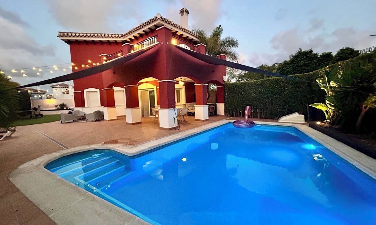 Torre-Pacheco Villa | Kind friendly villa with two bathrooms