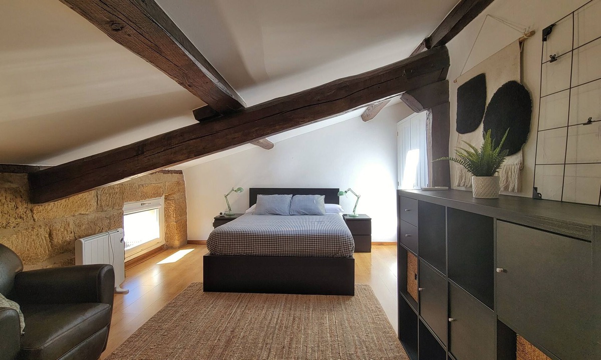 Haro Apartment | La Buhardilla del Centro Para Parejas