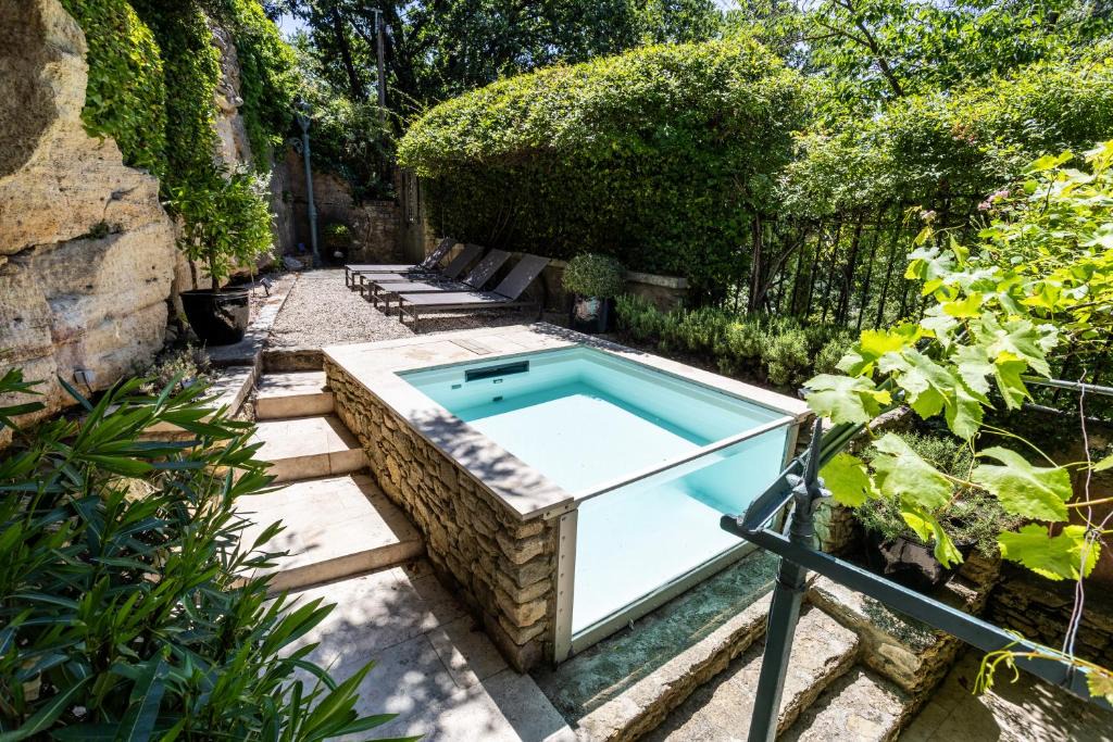 Menerbes Villa | La Villa Ocre Ménerbes Vue panoramique Piscine Jardin