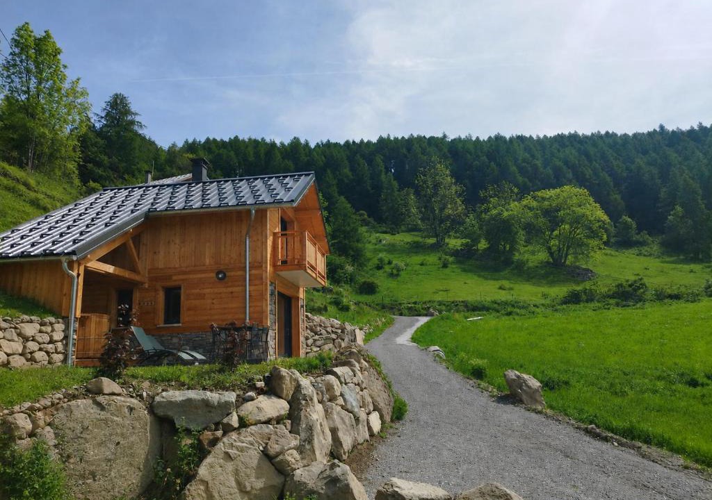 Saint-Michel-de-Chaillol Ski Chalet | Les 2 Chalets Alpins & Bains Nordiques