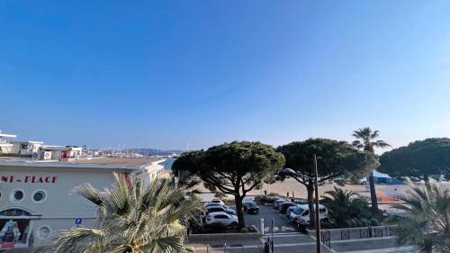 Sainte-Maxime City Centre Apartment | Les Dauphins