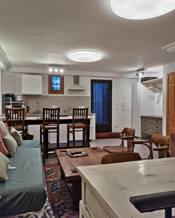 Guindalera Apartment | Loft in Beautiful 19th Century House