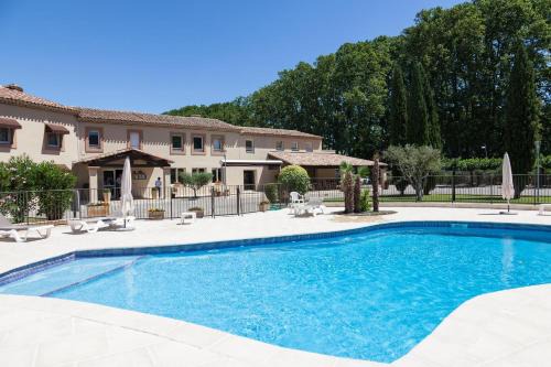 La Roque-d'Antheron Hotel | Logis Hôtel Le Mas De Jossyl