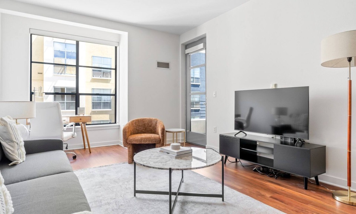 Mission Bay Apartment | Luxe Mission Bay 2BR w/Gym & W/D, walk to Caltrain & Muni, by Blueground