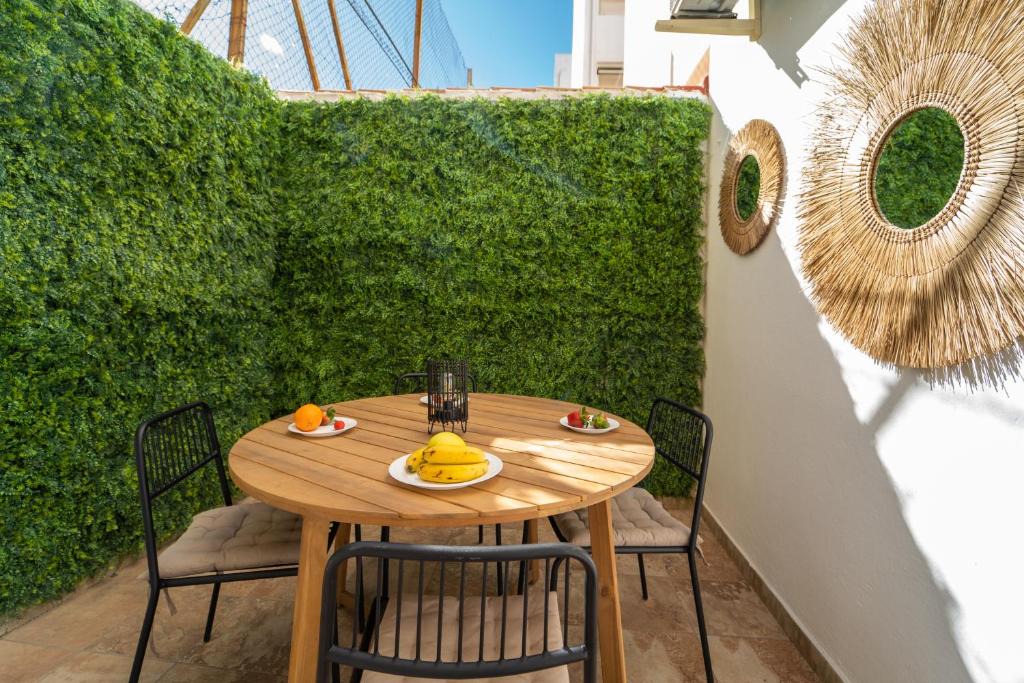 Poligono Alameda Apartment | Málaga Chic Retreat