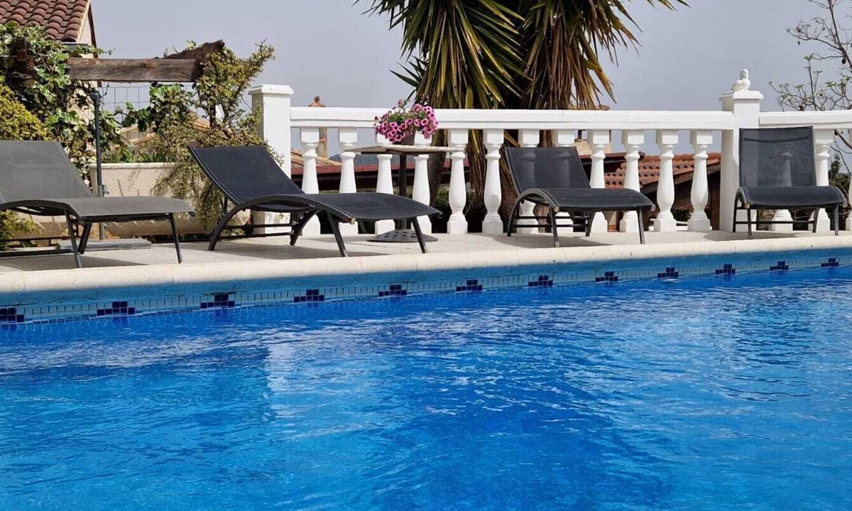 Turis Villa | Magnificent villa with private pool and exceptional views, ideal for families.