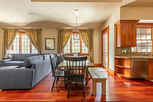 Mammoth Lakes Villa | Magnolia Lodge 1