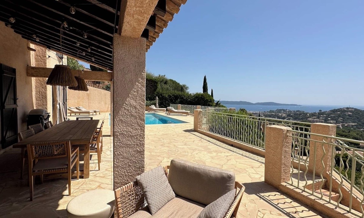 Cavalaire-sur-Mer Villa | Maison Malou - Mediterranean Coastal Chic villa with 180° breathtaking seaviews