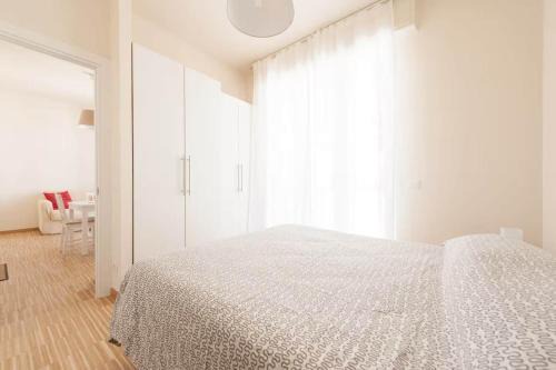 Santissima Annunziata Apartment | Masaccio Bright Apartment with Balcony & AC