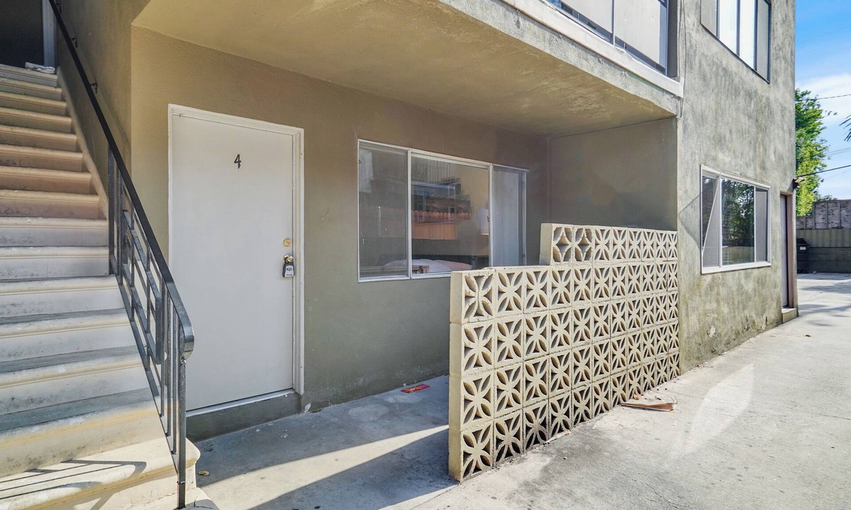 Mar Vista Apartment | Mclaughlin 4 - Studio for simple living