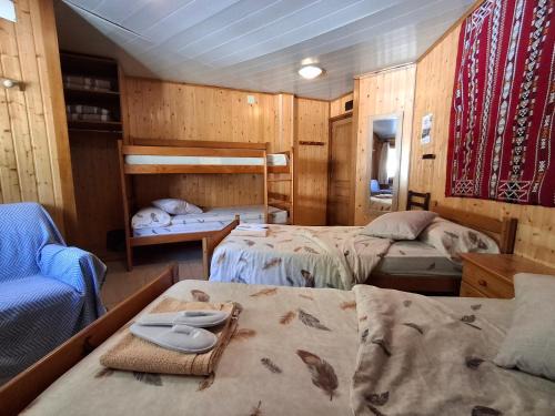 Setcases Hotel | Mitja Pensió Hostal Pastuira Vallter 11