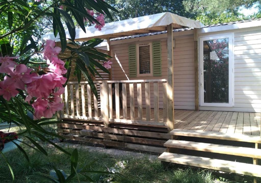 La Roque-d'Antheron Other | Mobilhome 228 proche du Lac , Tv , clim ect Camping