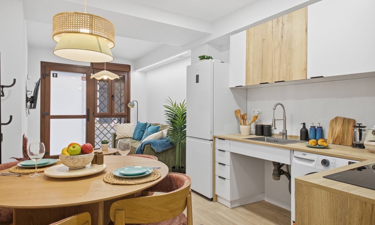 Torrefiel Apartment | Modern loft : Adapted : Smart TV : Air conditioning : 3 people : Air conditioner