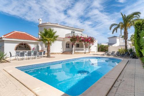 Quesada Villa | Modern villa with great location