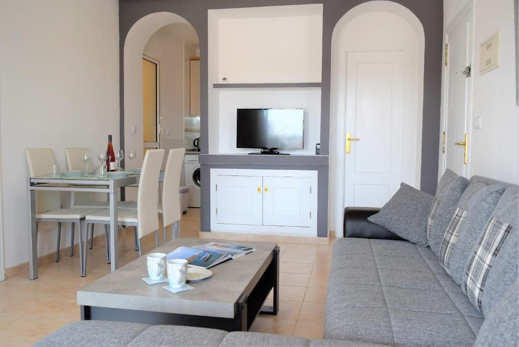 La Zenia Apartment | Molino Blanco Apartment 9 - (South Facing nr pool)