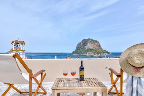 Monemvasia Apartment | Monemvasia Modern Flat with Panoramic Sea View