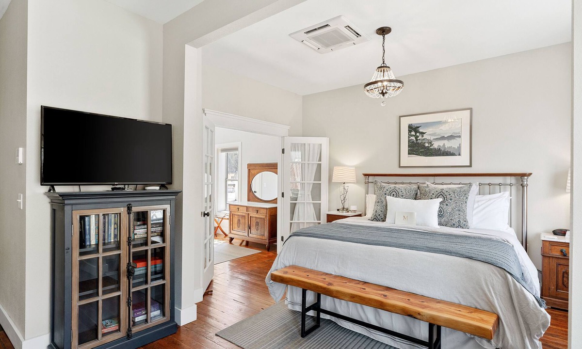 Dunsmuir Hotel | Mossbrae Hotel