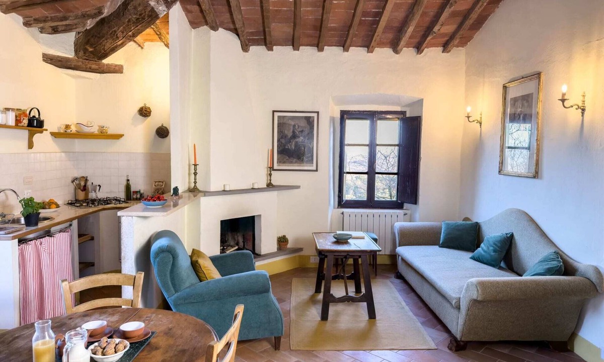 Lucignano Apartment | Mulberry Tree House