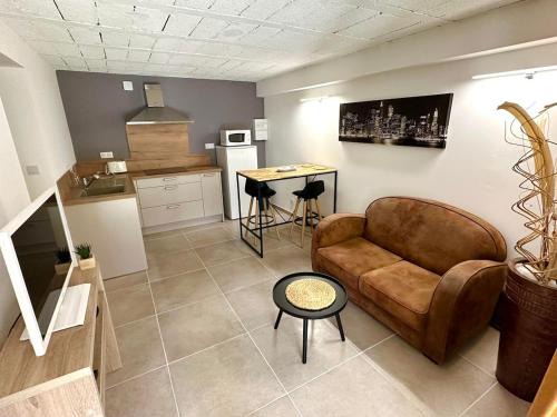 Chateauneuf-du-Rhone Apartment | Nice App Private Parking, Garden, Furnished Terrace