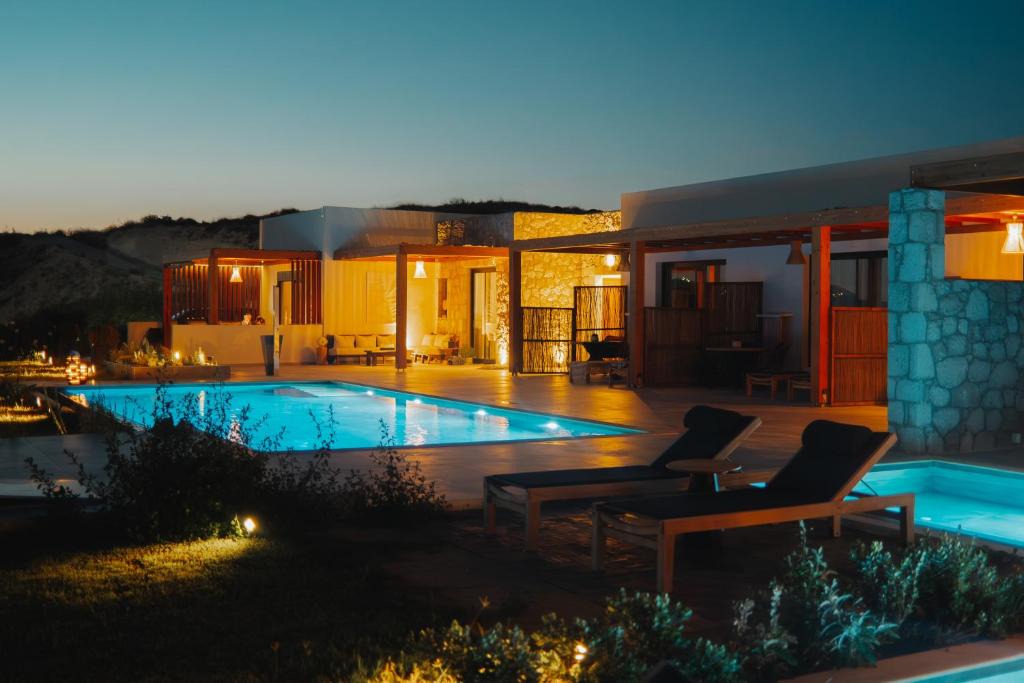 Milos Bed & Breakfast | Obsidian Suites Milos